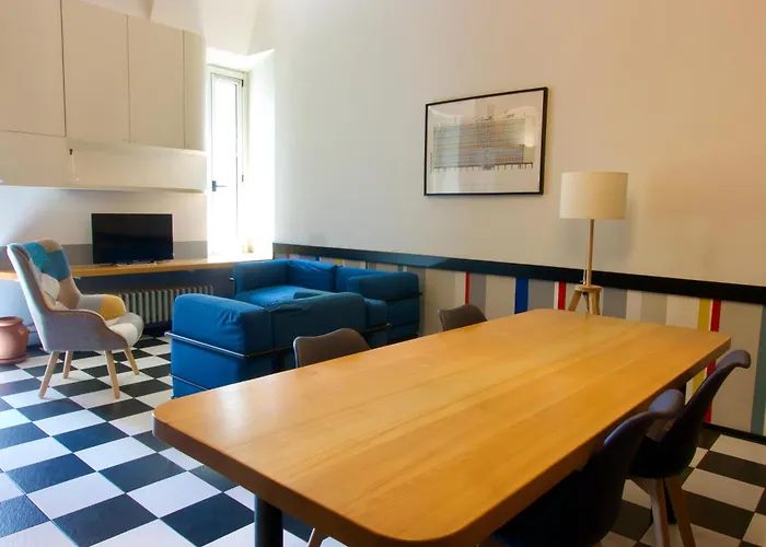 Bocconi Color Apartment